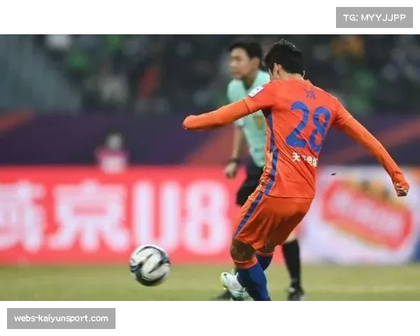 湖北县联赛潜江逆转夺冠，业余球员余坤带伤作战成城市英雄